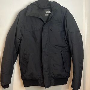 The North Face 550 black hooded parka coat